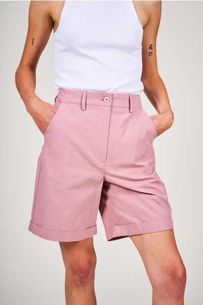 Shorts with turn-up hems