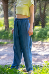 Wide trousers with streched waist