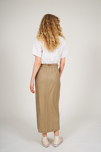 Skirt with front slit